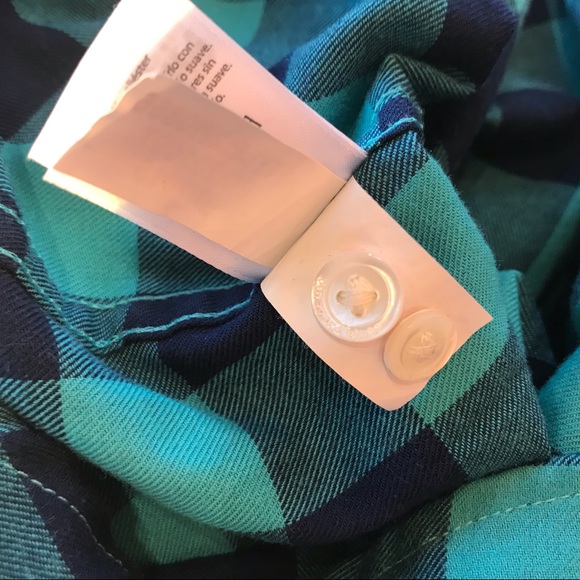 Vineyard Vines flannel buffalo check button down - Picture 5 of 6